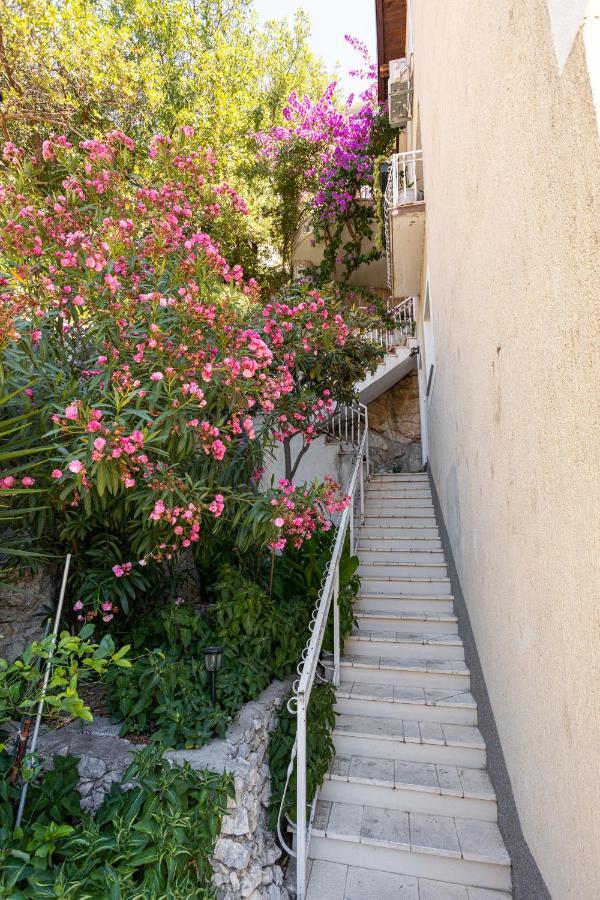 Apartment Navika Omis Exterior photo